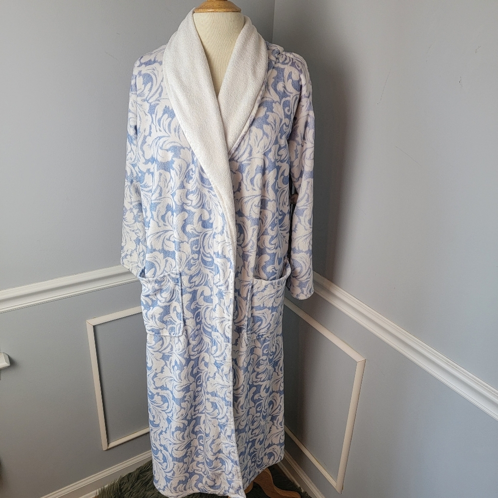 SOFT SURROUNDINGS Blue White Damask Print Plush Patch Pocket Bath Lounge Robe S